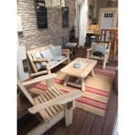 salon fauteuil et table bois