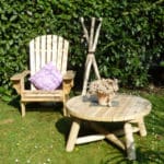 adirondack et table ronde en bois