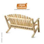 Banc en bois avec dossier arrondi pour 3 personnes. Mobilier de style canadien en rondins de bois solide. Un mobilier tendance en bois blanc pour l'extérieur d'une maison ou dans un jardin En vente sur le site web Cèdre & Rondins.